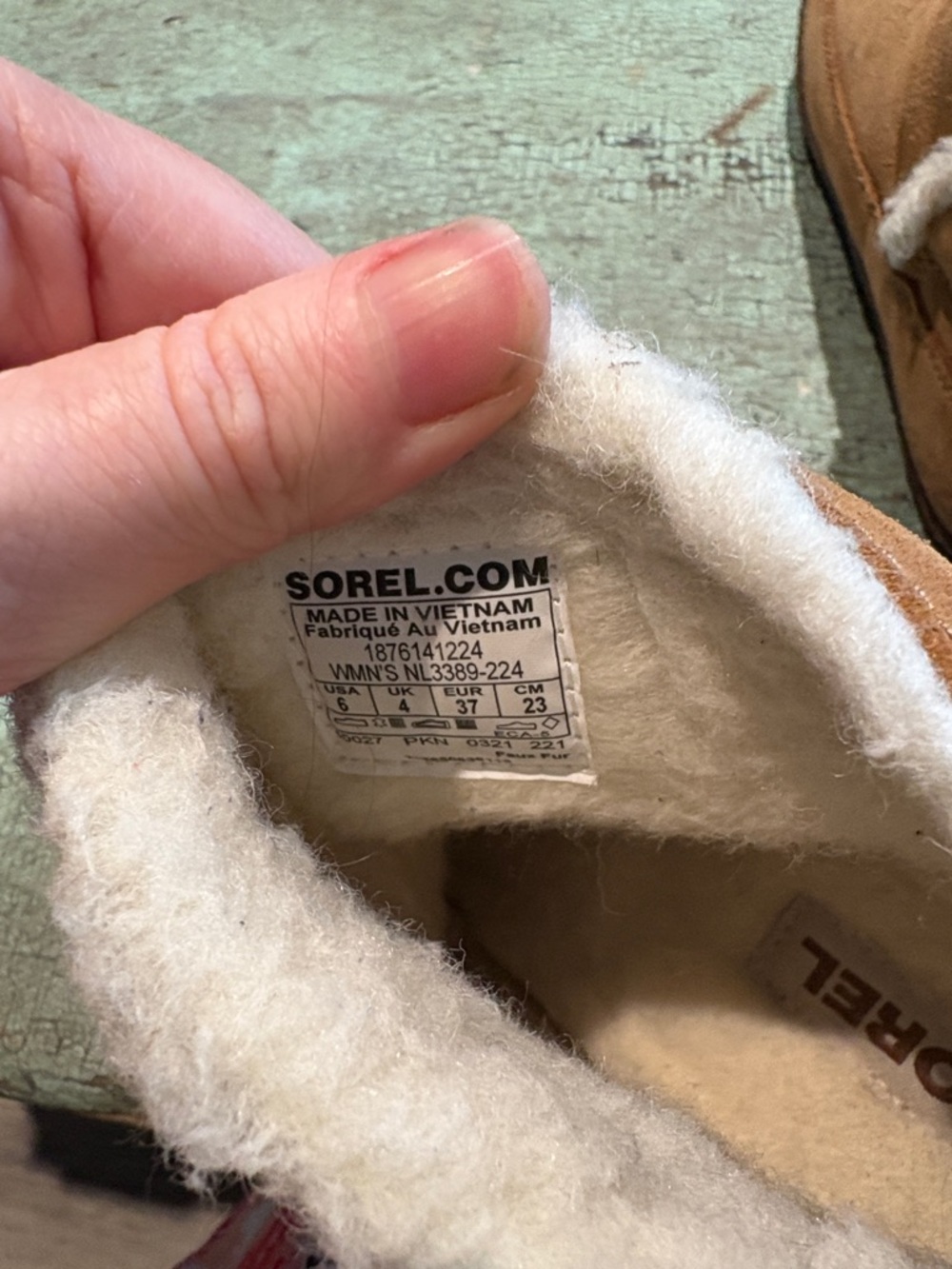 Sorel Nakiska Cozy II Suede Slipper Bootie Tan Shearling Size 6 - Picture 5 of 6